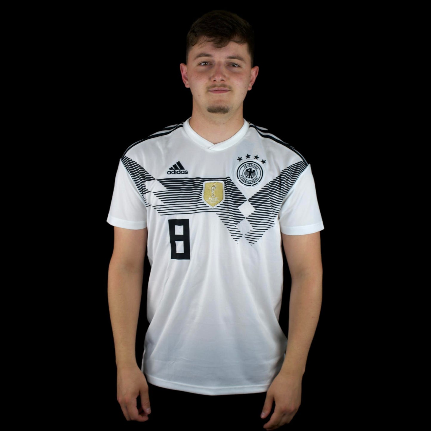 Deutschland - 2018-19 - Heim - L - adidas - Kroos #8