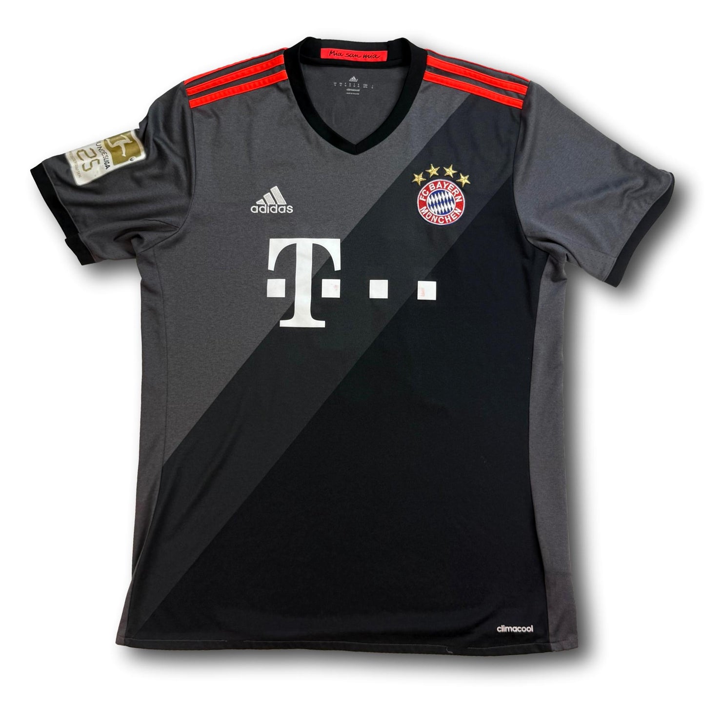 FC Bayern München - 2016-17 - Auswärts - M - adidas - Boateng #17