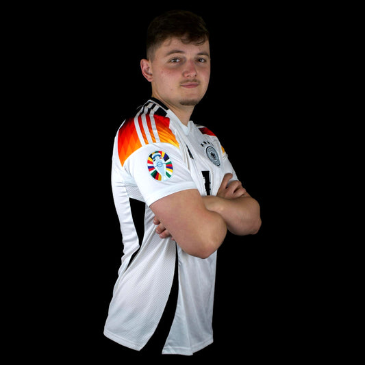 Deutschland - 2024-25 - Heim - L - adidas - Mittelstädt #18