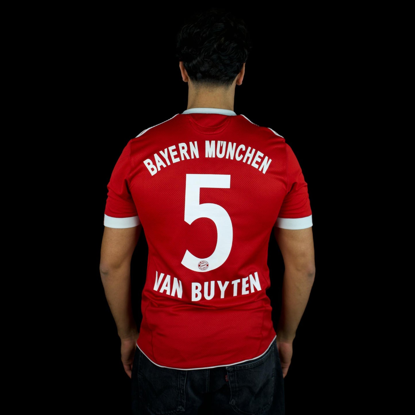 FC Bayern München - 2009-10 - Heim - M - adidas - Van Buyten #5