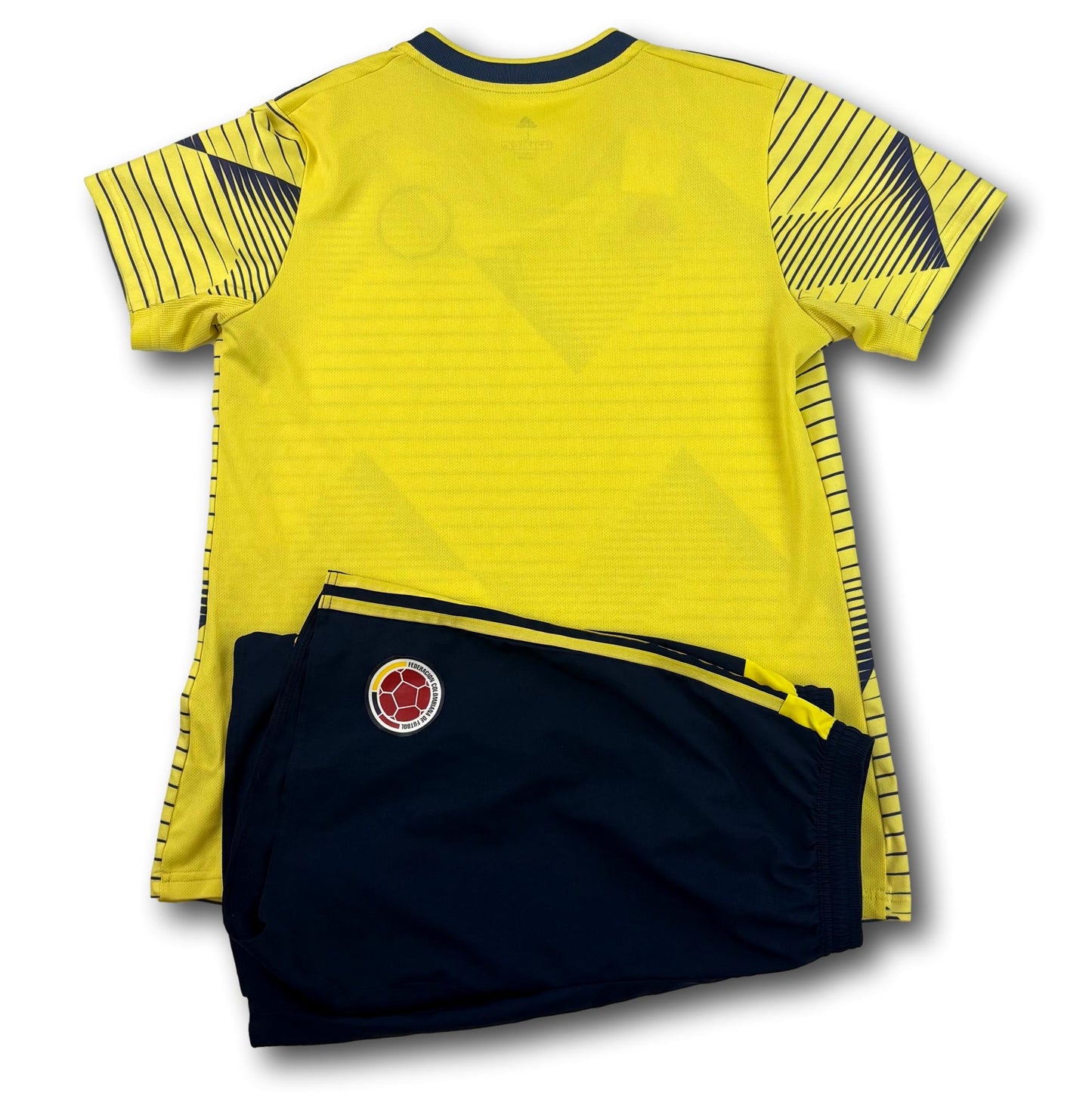 Colombia - 2019-20 - Home - L - adidas - incl. shorts