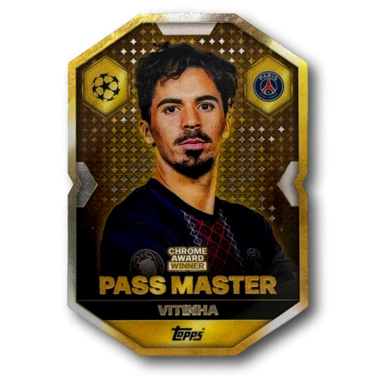 Topps Match Attax 2025/26 - Chrome Award Winner - Pass Master - Vitinha