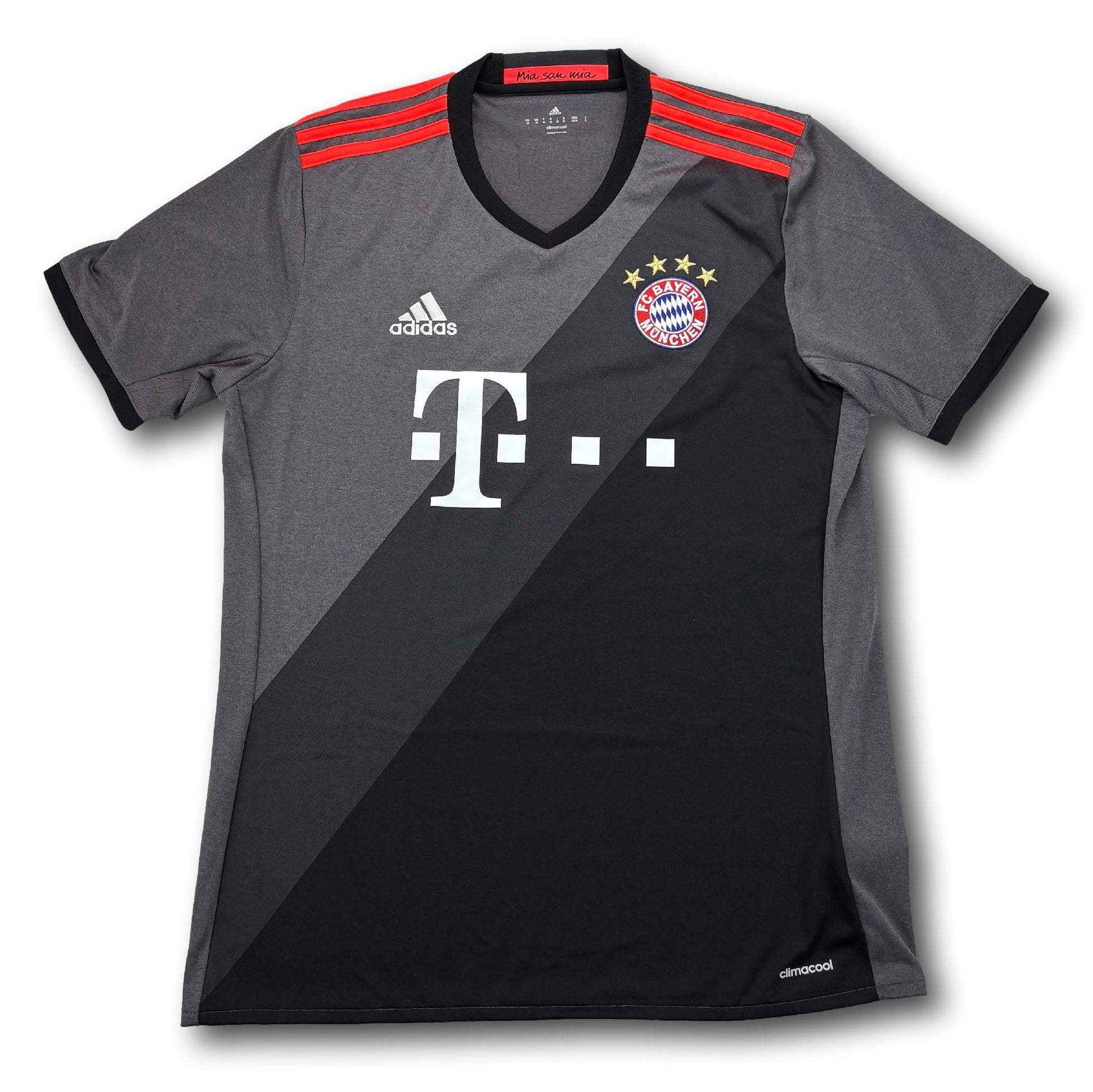 FC Bayern München - 2016-17 - Auswärts - M - adidas