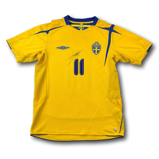 Suède - 2005-06 - Domicile - M - Umbro - Larsson #11 - signé